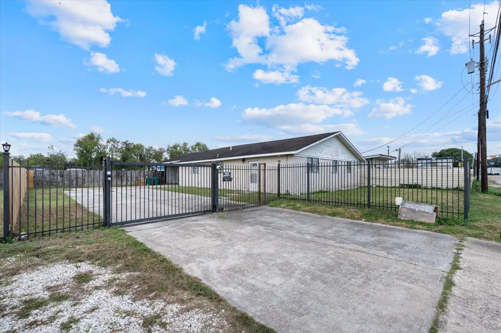 2910 San Augustine Avenue Pasadena, TX 77503