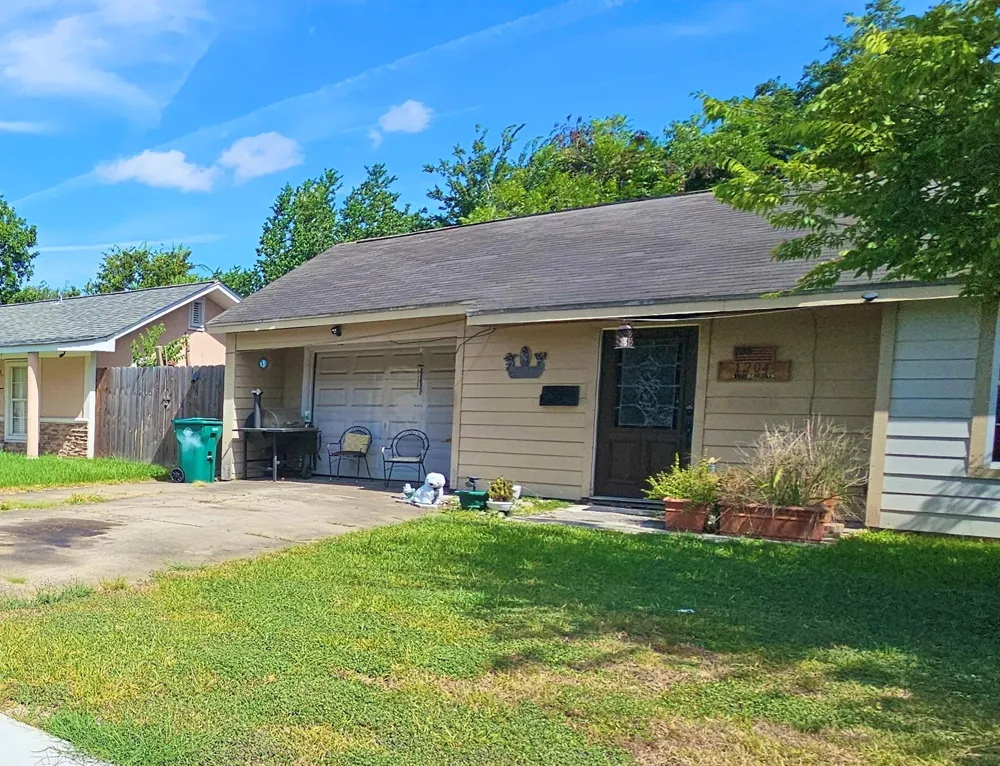 1204 Natchez Avenue Pasadena, TX 77506