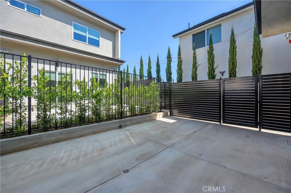 10882 Dora Street Sun Valley, CA 91352
