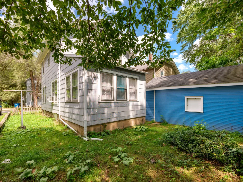 427 Den Adel Court Kalamazoo, MI 49001