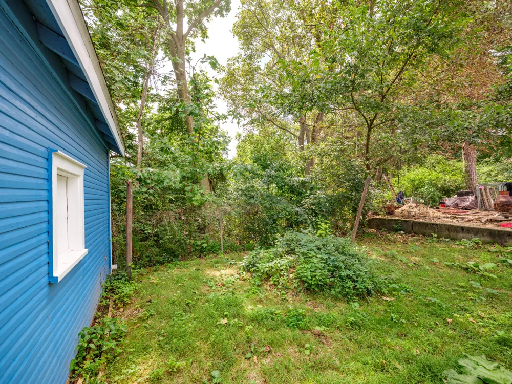 427 Den Adel Court Kalamazoo, MI 49001