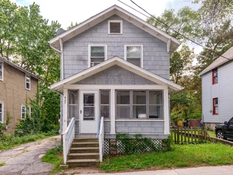 427 Den Adel Court