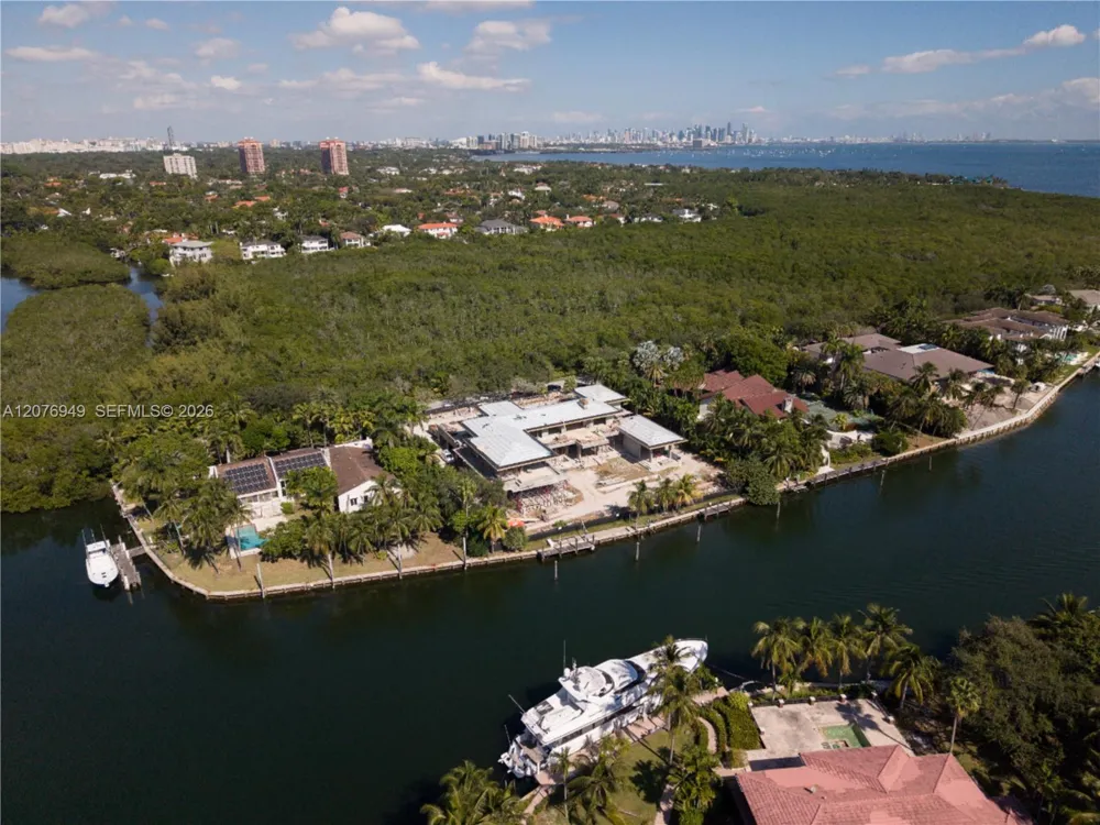 190 Casuarina Concourse Coral Gables, FL 33143