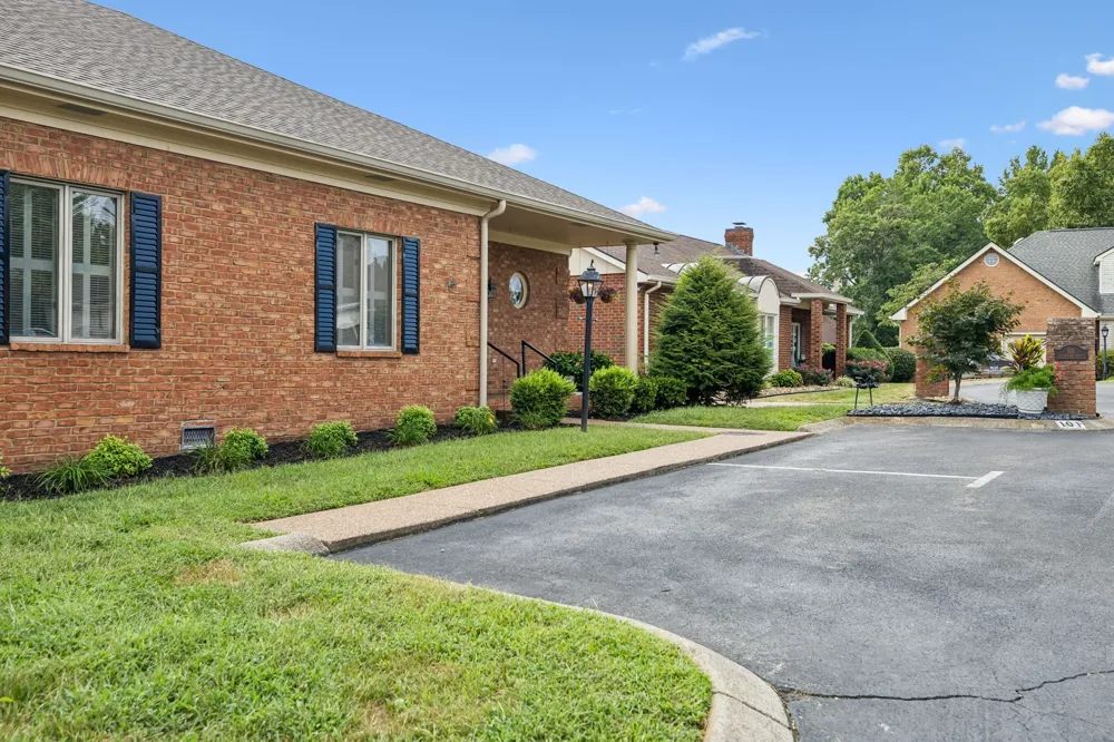 101 Keeneland Dr Hermitage, TN 37076