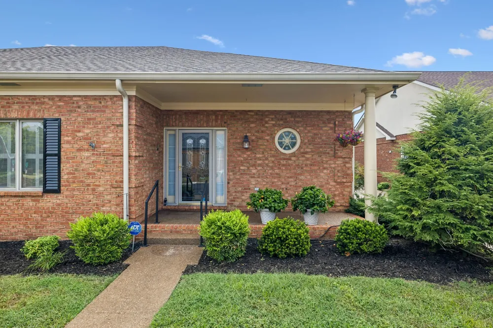 101 Keeneland Dr Hermitage, TN 37076
