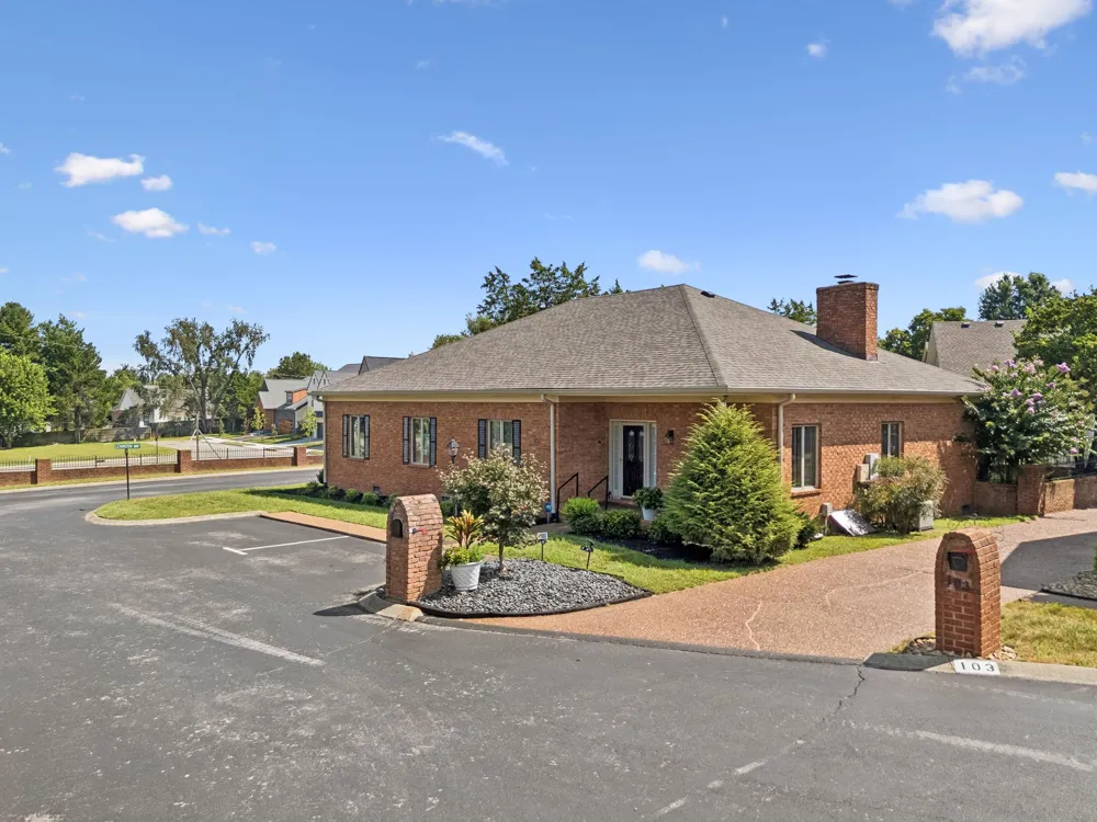 101 Keeneland Dr Hermitage, TN 37076