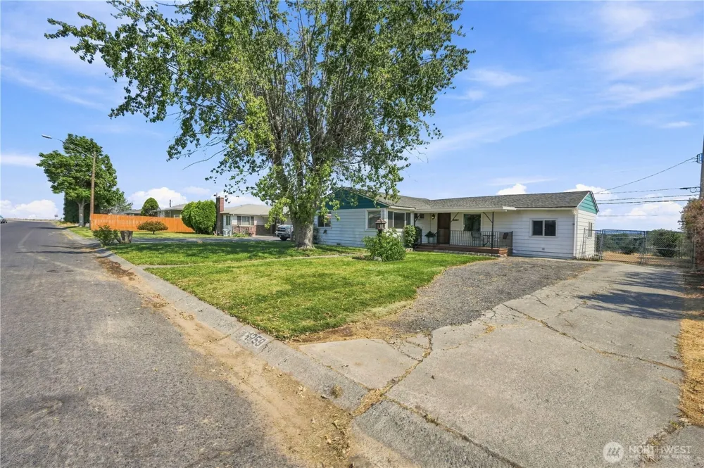 4259 NE Joann Drive Moses Lake, WA 98837