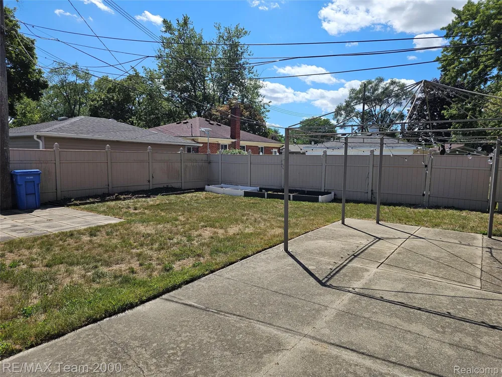 24925 Van Buren Road Dearborn Heights City, MI 48127
