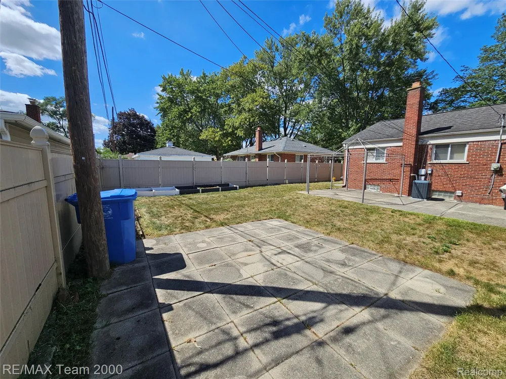 24925 Van Buren Road Dearborn Heights City, MI 48127