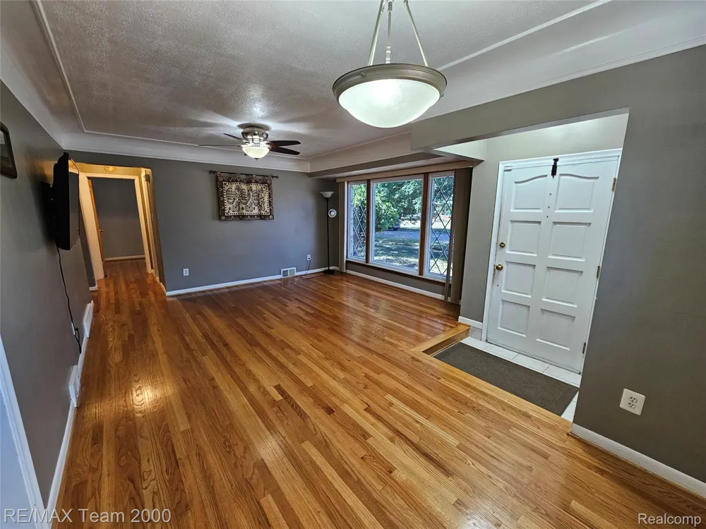 24925 Van Buren Road Dearborn Heights City, MI 48127