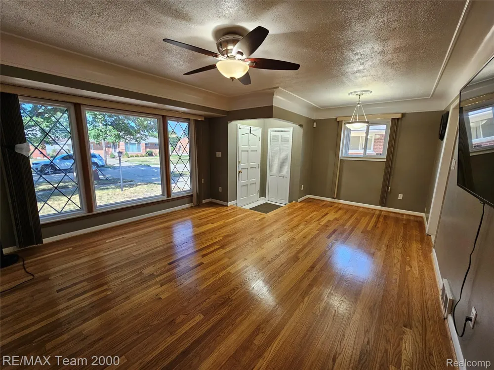 24925 Van Buren Road Dearborn Heights City, MI 48127