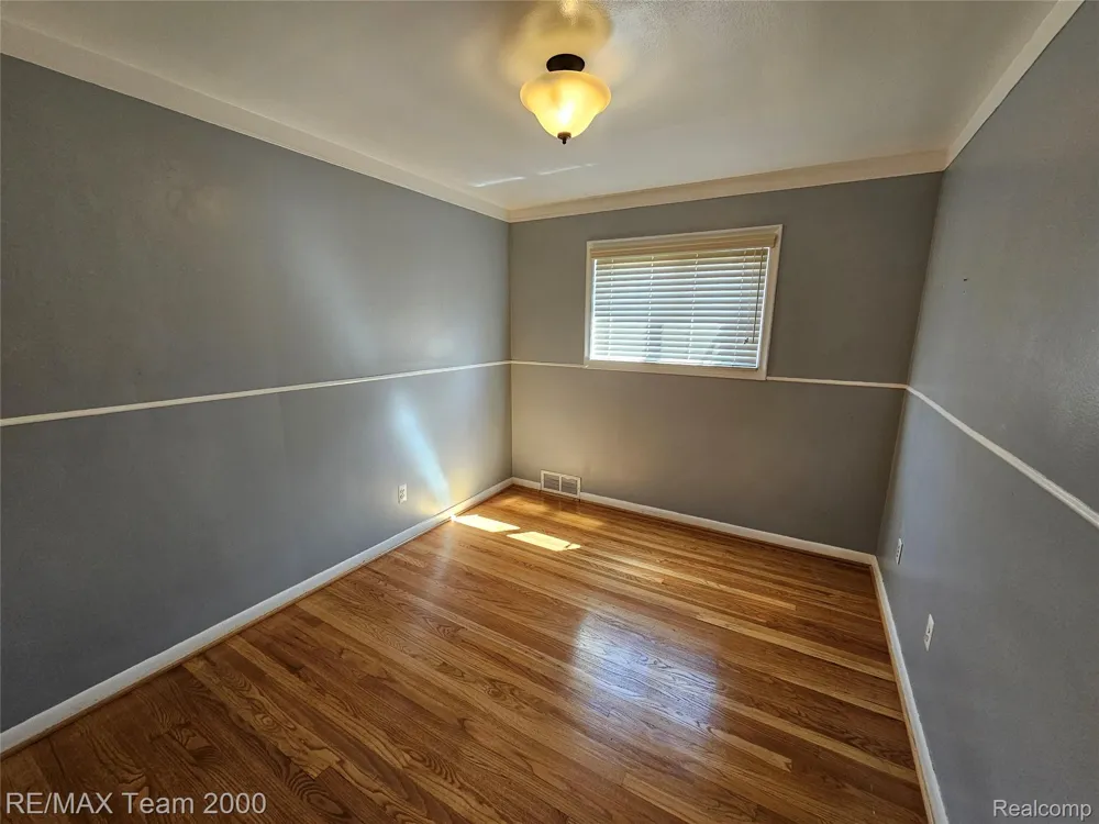 24925 Van Buren Road Dearborn Heights City, MI 48127
