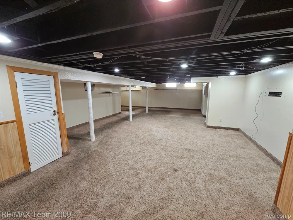24925 Van Buren Road Dearborn Heights City, MI 48127