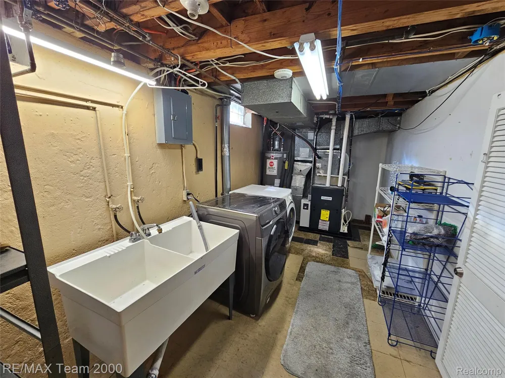 24925 Van Buren Road Dearborn Heights City, MI 48127