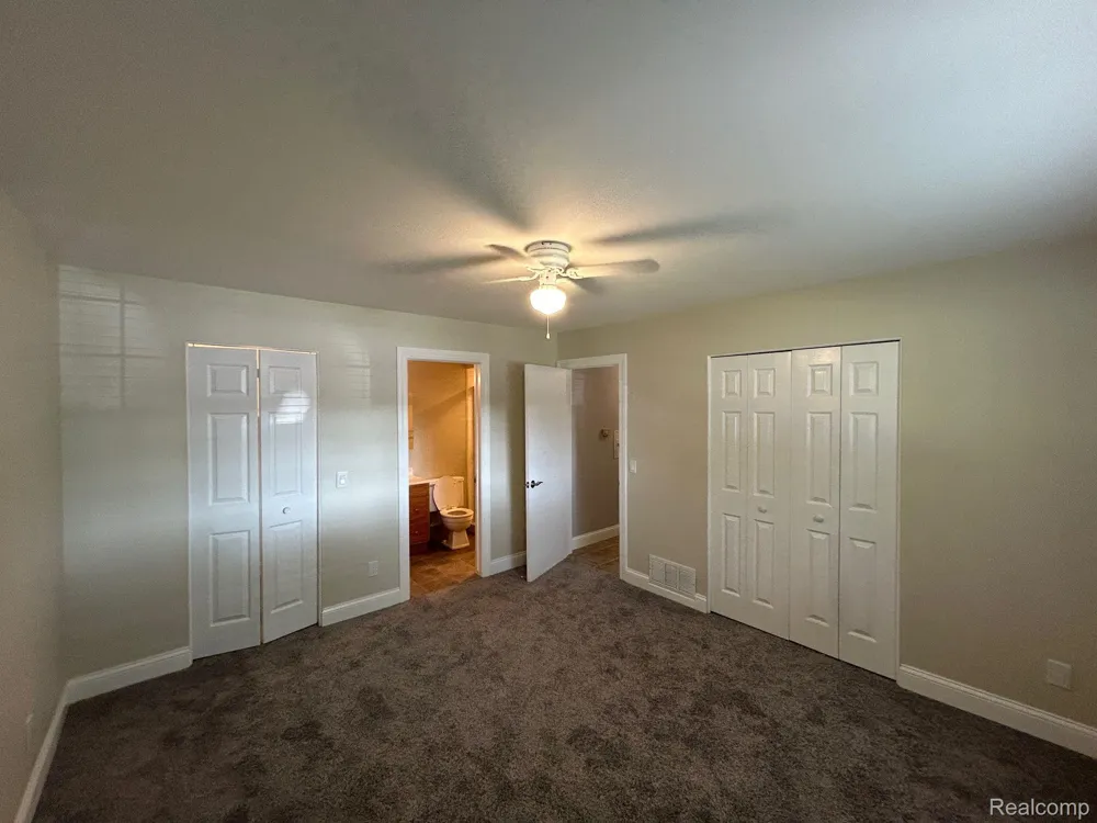683 E FOX HILLS DRIVE Bloomfield Charter Township, MI 48304