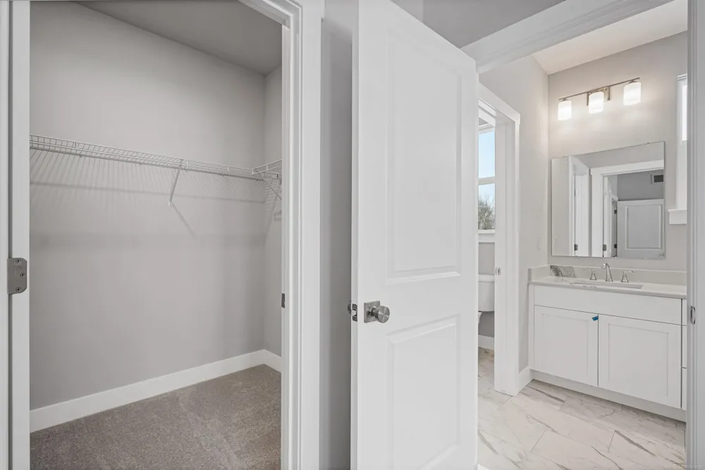 16839 Crittenden Drive Macomb Township, MI 48044