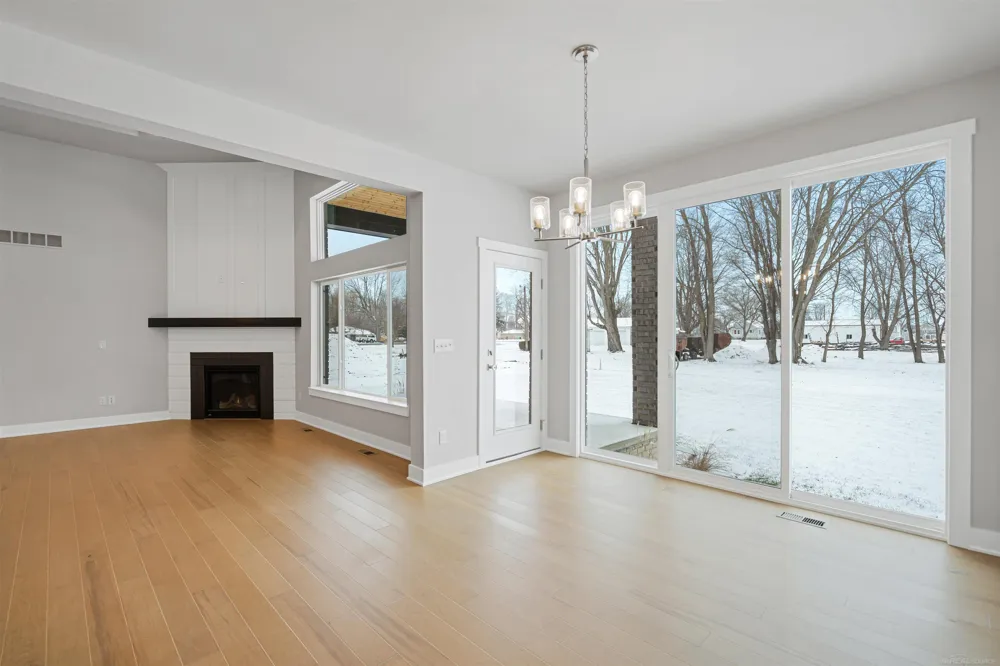 16839 Crittenden Drive Macomb Township, MI 48044