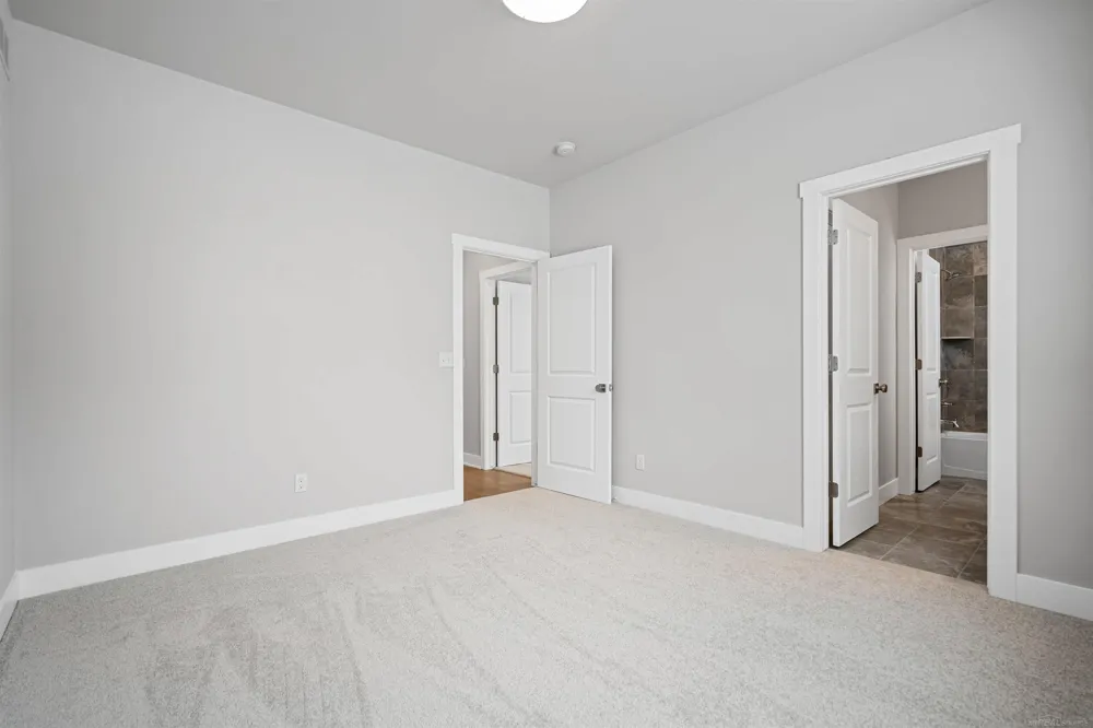 16839 Crittenden Drive Macomb Township, MI 48044