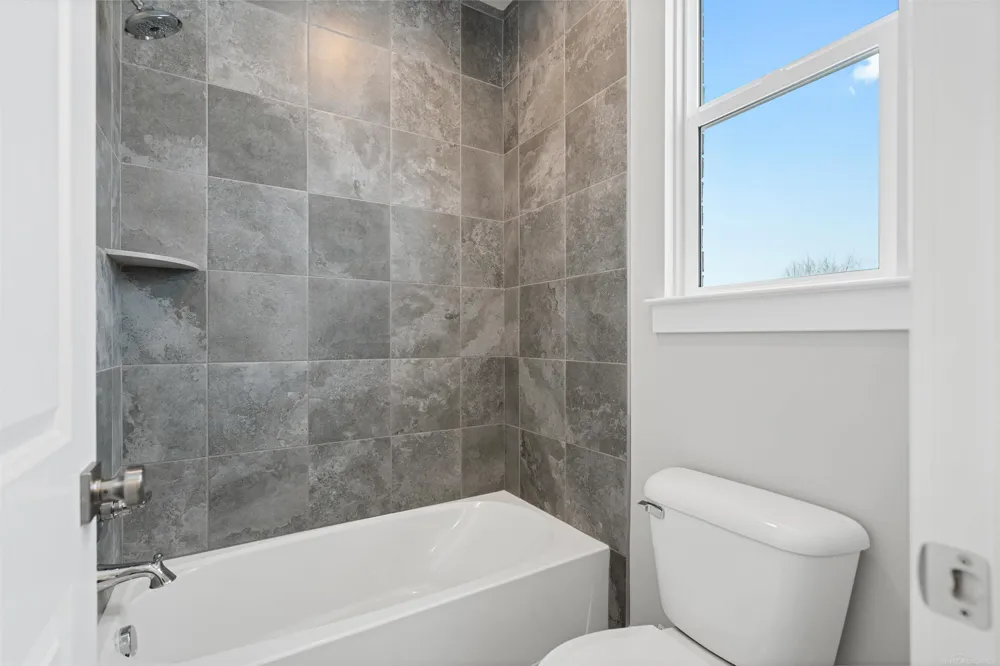 16839 Crittenden Drive Macomb Township, MI 48044