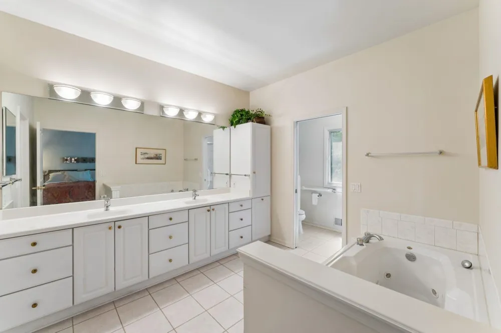 8116 Hawkcrest Drive Grand Blanc Charter Township, MI 48439
