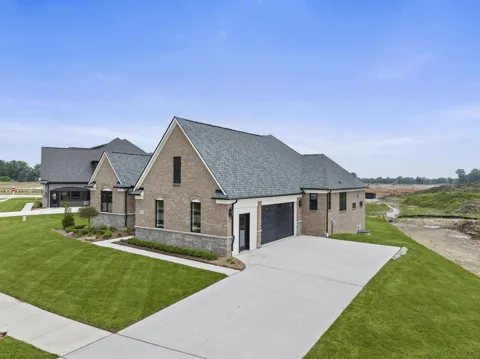55609 Laurel Oaks Lane