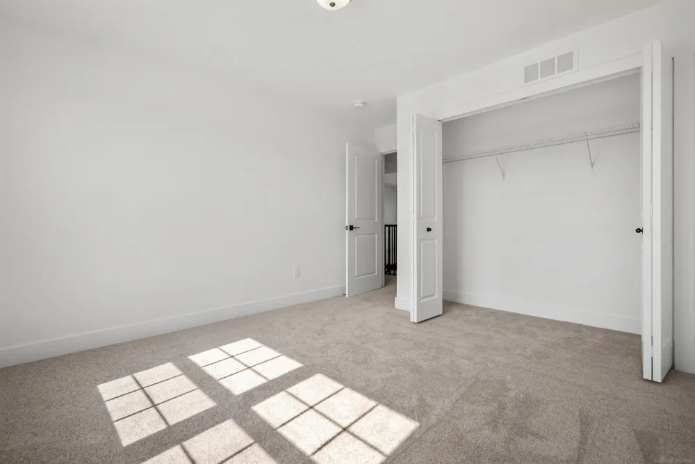 49812 Langford Drive Macomb Township, MI 48044