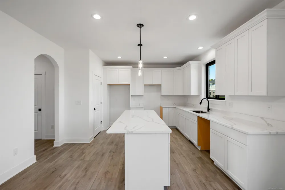 49812 Langford Drive Macomb Township, MI 48044