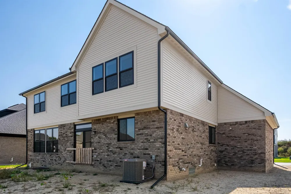 49812 Langford Drive Macomb Township, MI 48044