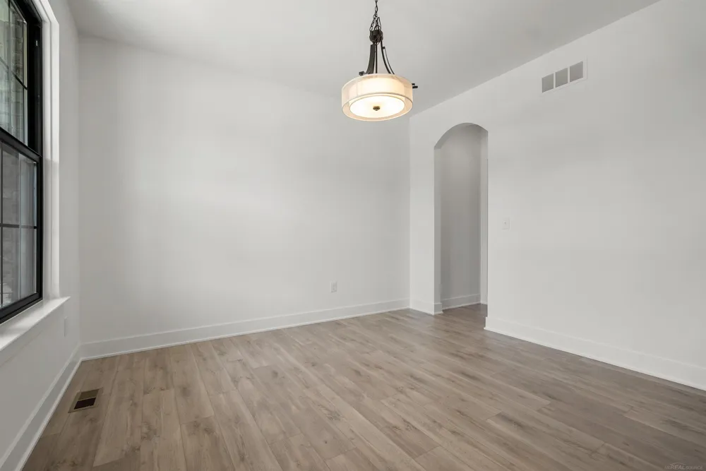 49812 Langford Drive Macomb Township, MI 48044