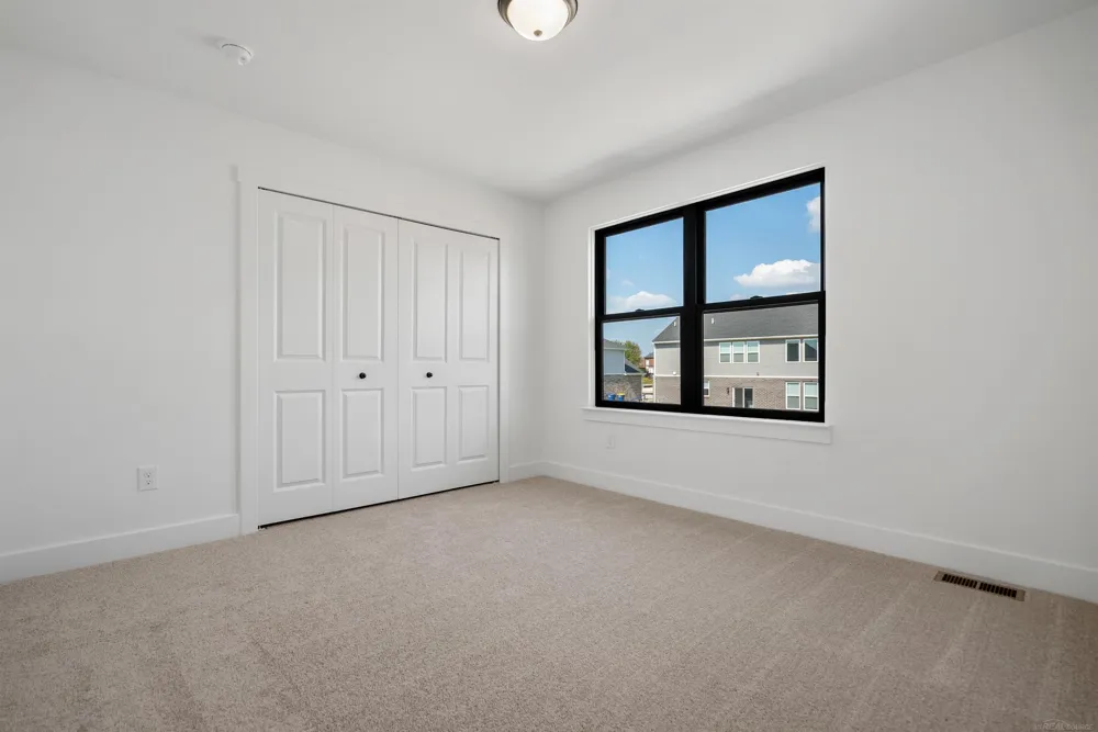 49812 Langford Drive Macomb Township, MI 48044