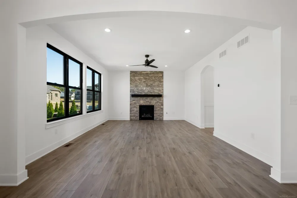 49812 Langford Drive Macomb Township, MI 48044