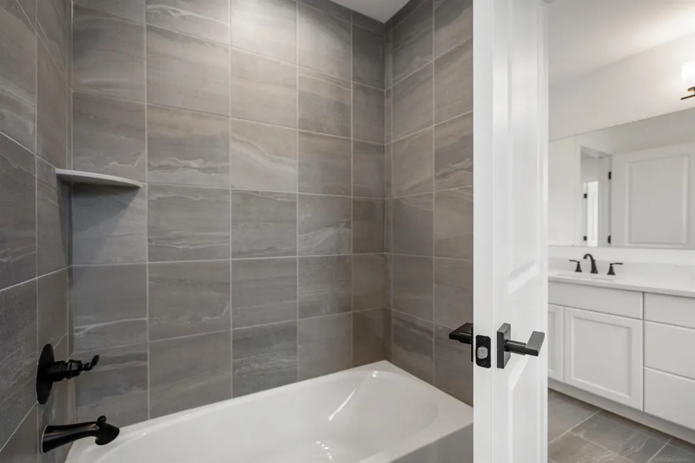 49812 Langford Drive Macomb Township, MI 48044