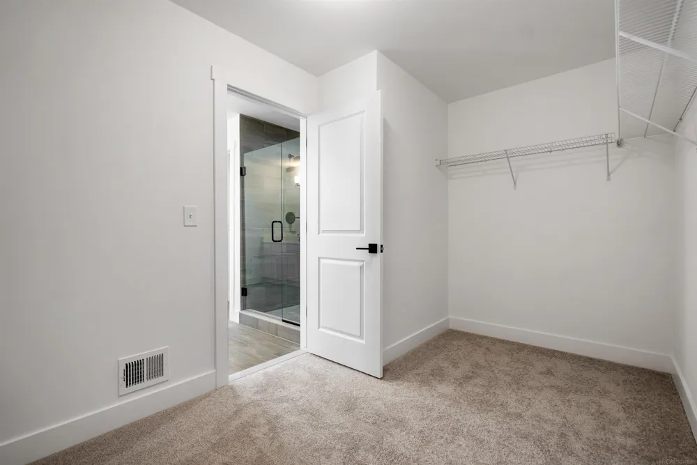 49812 Langford Drive Macomb Township, MI 48044