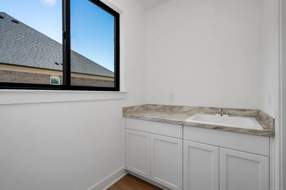 49812 Langford Drive Macomb Township, MI 48044
