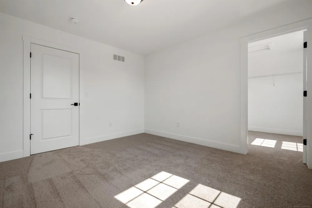 49812 Langford Drive Macomb Township, MI 48044