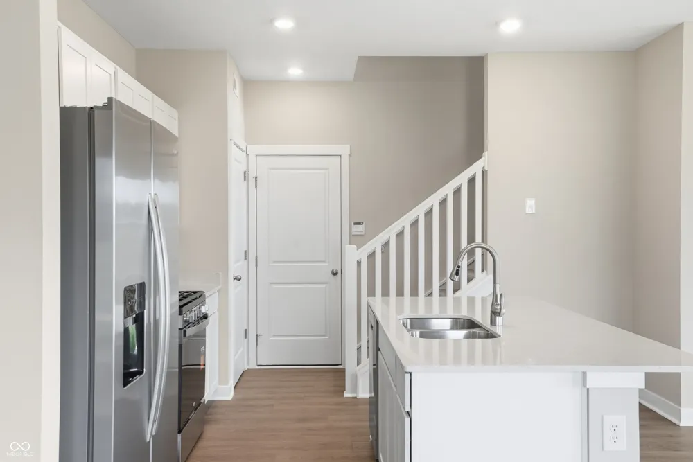 6172 Wasco Drive Whitestown, IN 46075