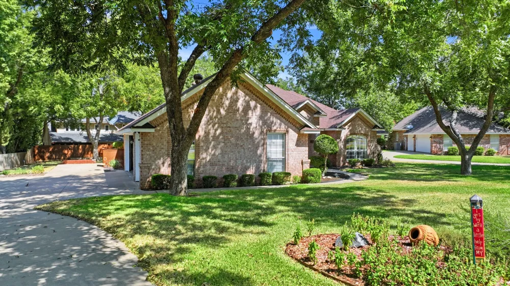 6021 Melrose Circle Granbury, TX 76049