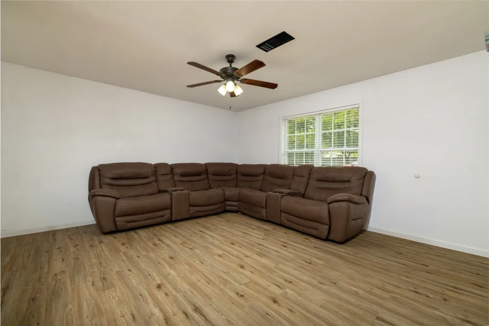 300 Broadway Street Whitesboro, TX 76273