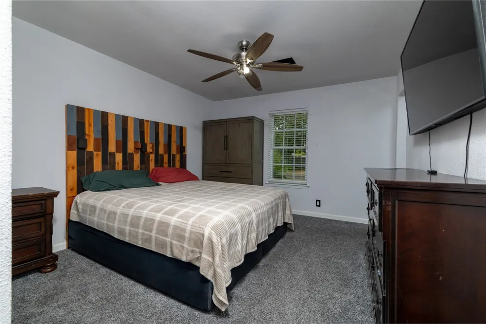 300 Broadway Street Whitesboro, TX 76273