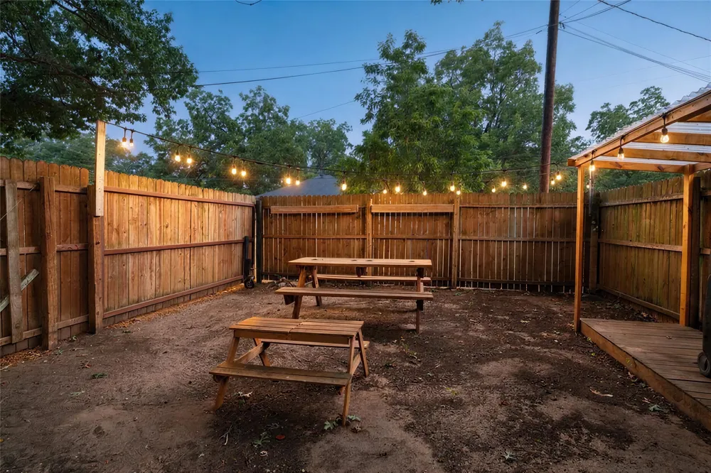 300 Broadway Street Whitesboro, TX 76273