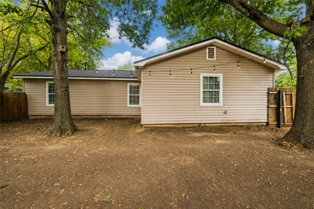 300 Broadway Street Whitesboro, TX 76273