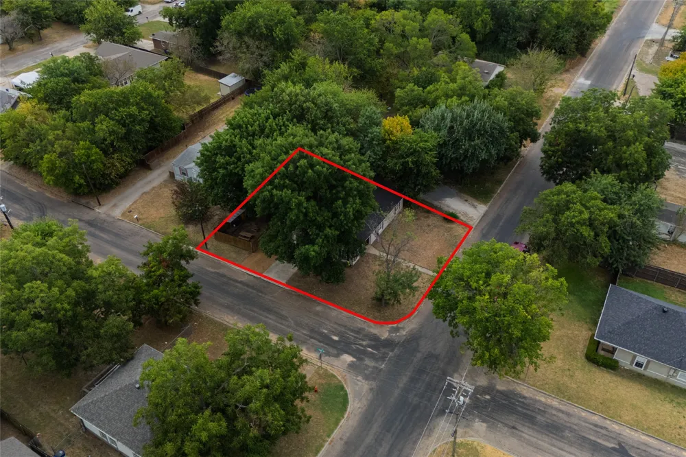 300 Broadway Street Whitesboro, TX 76273