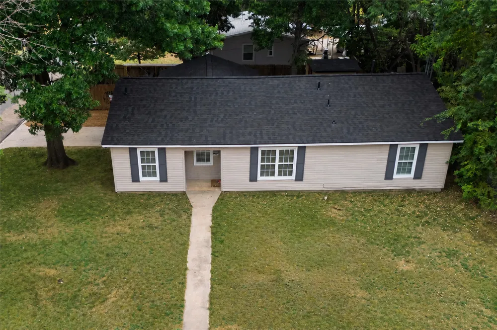 300 Broadway Street Whitesboro, TX 76273