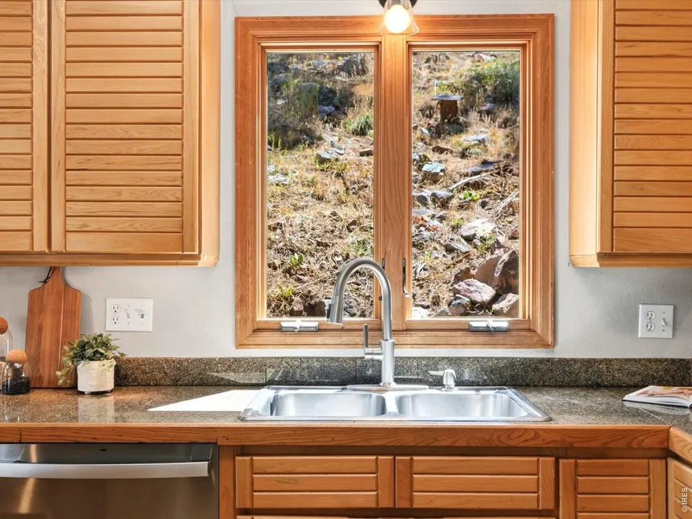 36 Ridge Drive Boulder, CO 80304