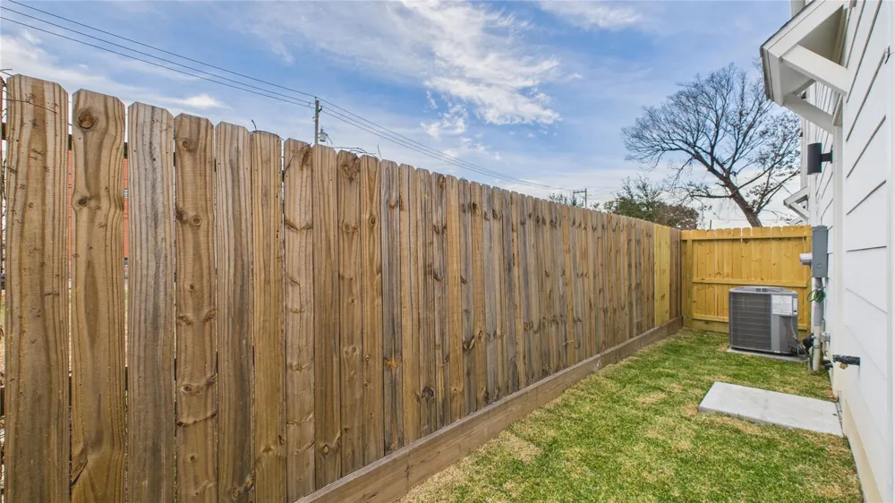 2426 Freeman Street Houston, TX 77009