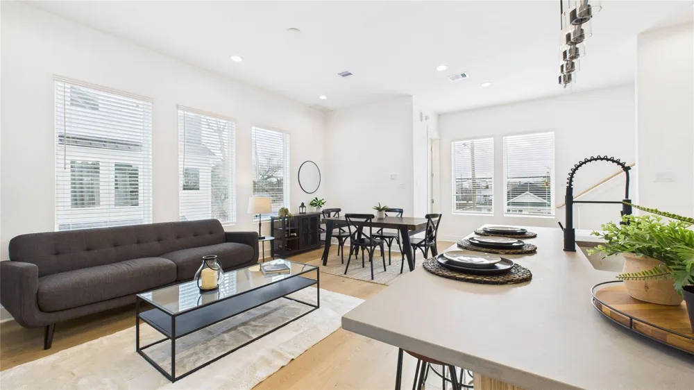 2426 Freeman Street Houston, TX 77009