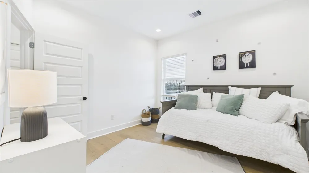 2426 Freeman Street Houston, TX 77009