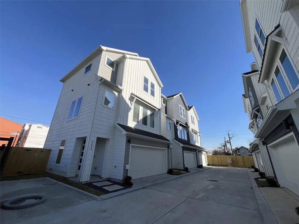 2426 Freeman Street Houston, TX 77009
