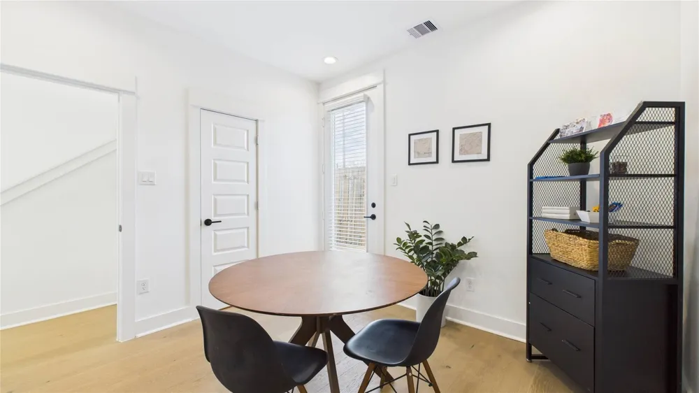 2426 Freeman Street Houston, TX 77009
