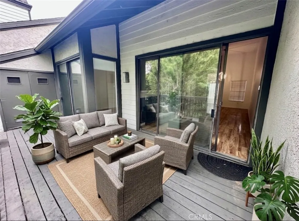 2542 W Macarthur Santa Ana, CA 92704